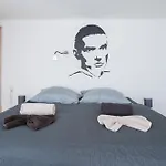 Apartment Revliving *