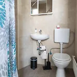 Apartment Revliving *