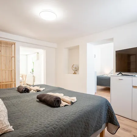 Apartment Revliving *