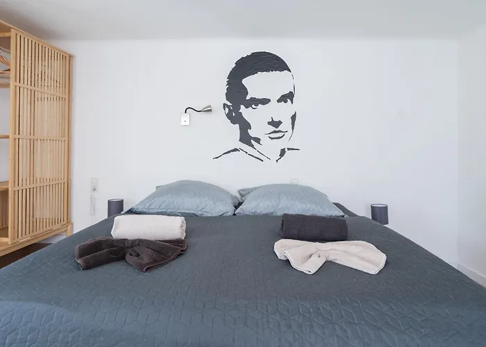 Apartment Revliving *